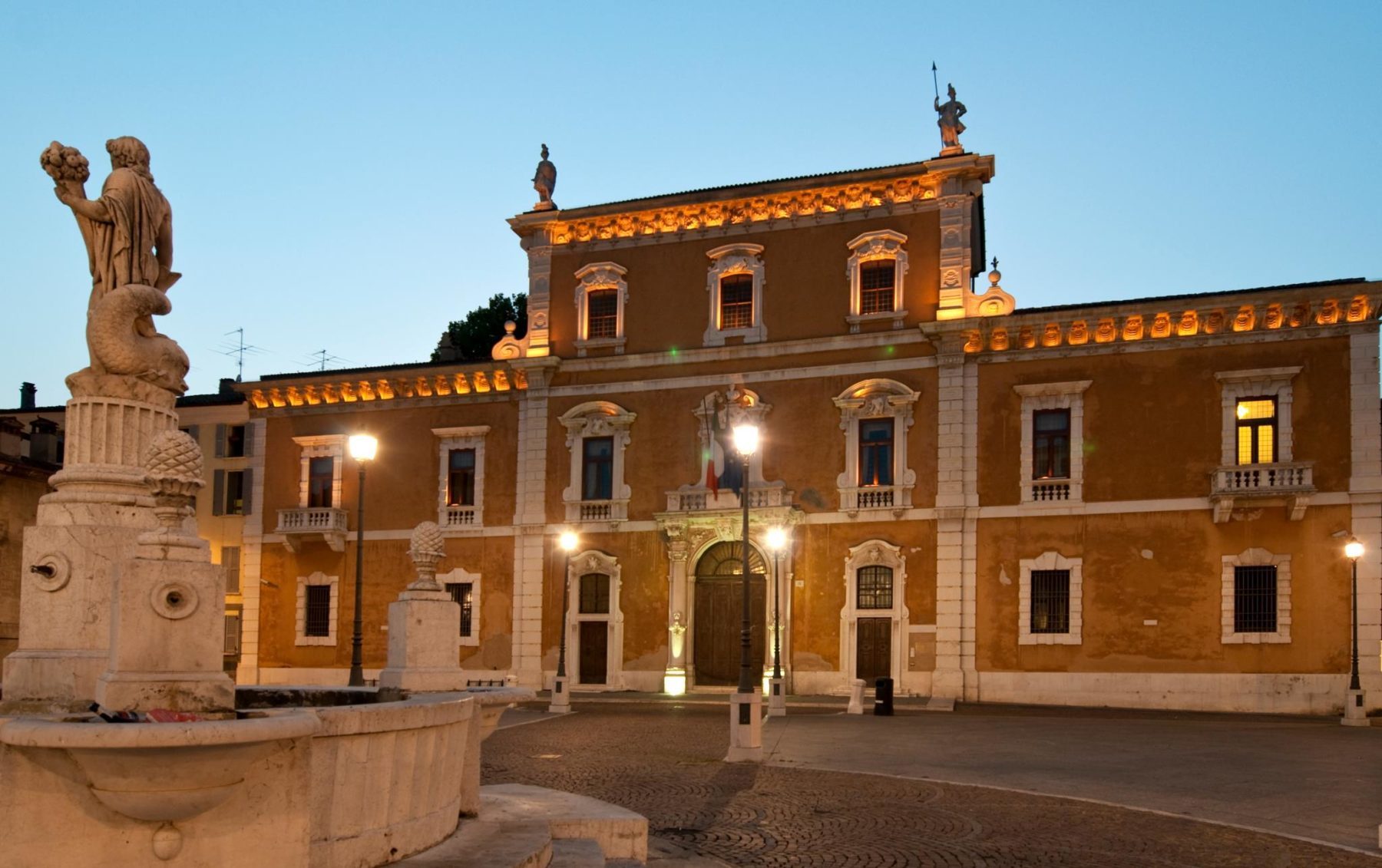 690d04fcf000bf7d0ebf2ac3ad0092fc.jpg 690d04fcf000bf7d0ebf2ac3ad0092fc.jpg