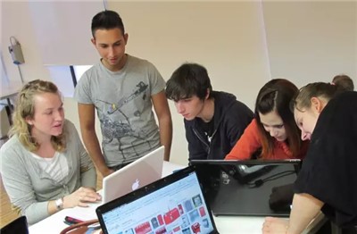 dd0e8ebcaa3461b3252e231e87ac97cc.jpg q8.jpg