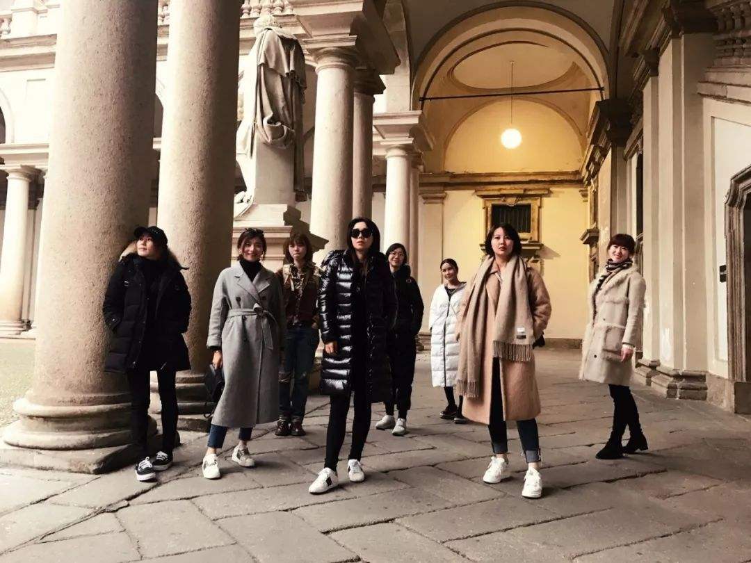 9f8ba7e33fe85c24705f13dbff2bbaee.jpg 9f8ba7e33fe85c24705f13dbff2bbaee.jpg