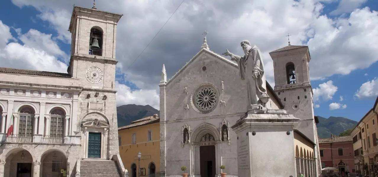 b89ec9a9613c48a1468f0d1bb0d72620.jpg 2222.jpg