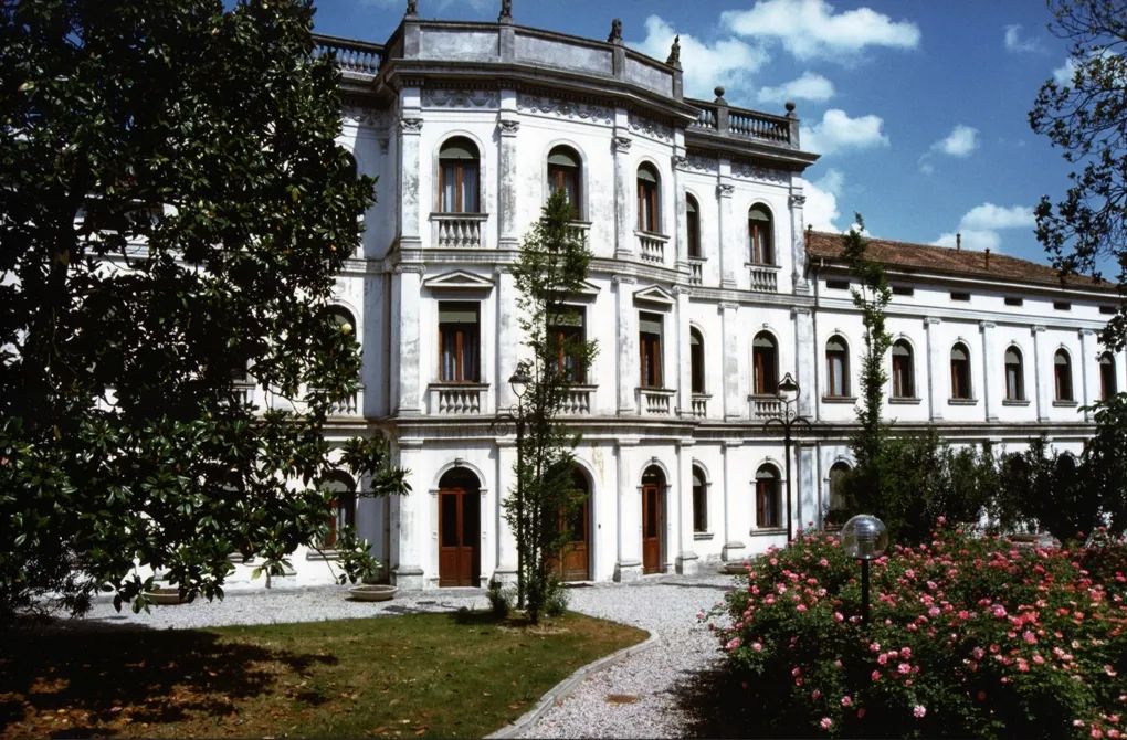 50354488459437fa6a56a5d0a77a2f8f.jpg 33333333.jpg